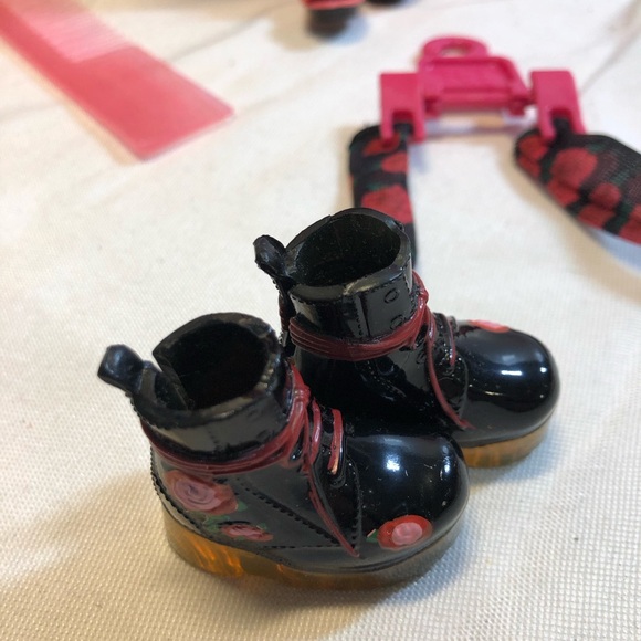 Rainbow High Fashion Doll - Daria Roselyn complete - Picture 6 of 15